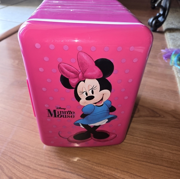 Minnie Mouse 6 Can Mini Fridge New - Picture 7 of 16